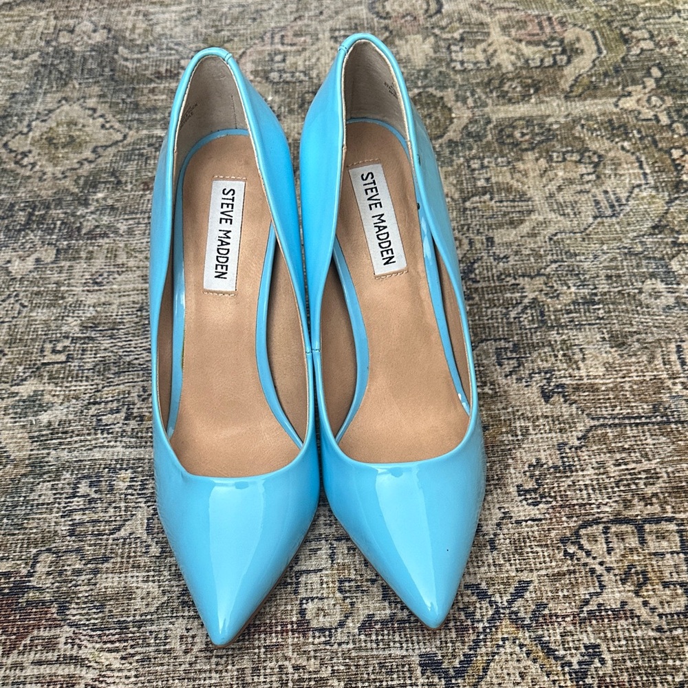 Steve Madden Blue Pointed Heels
